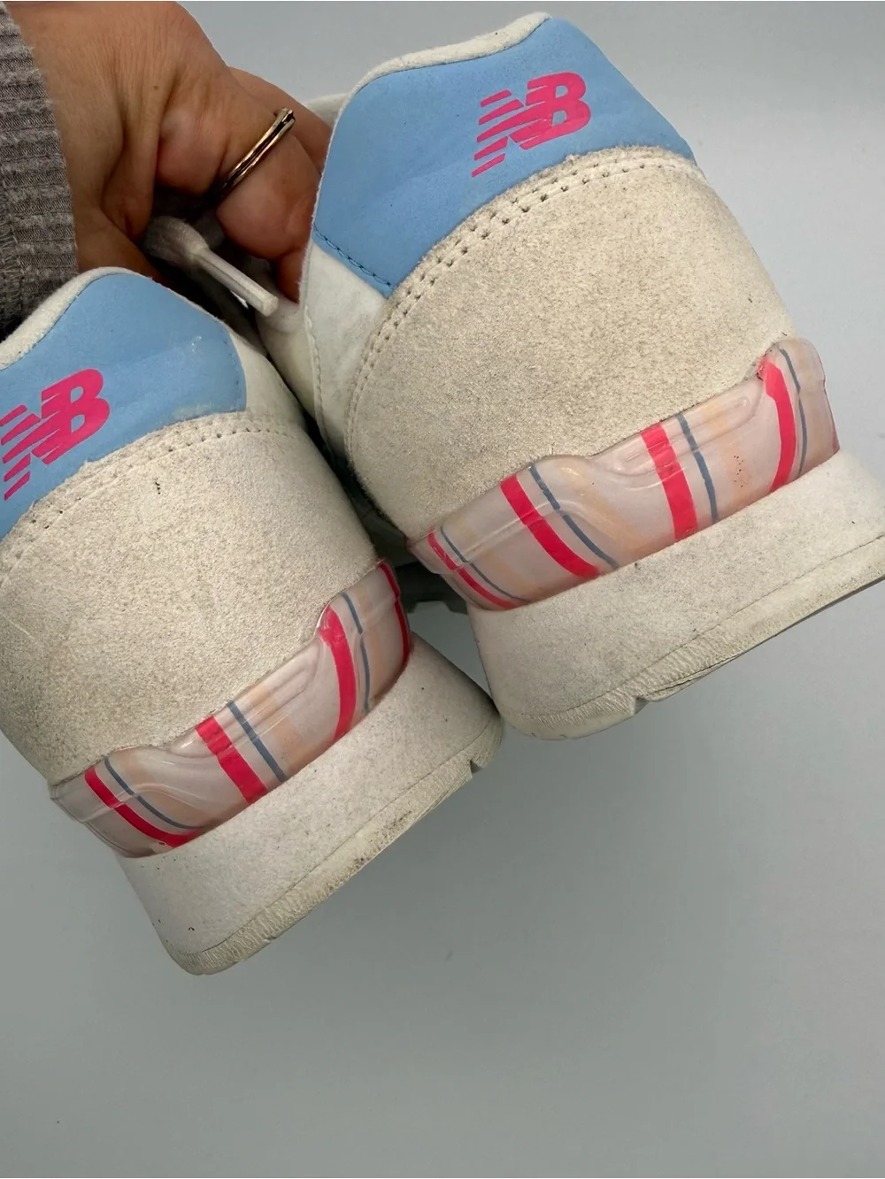 New Balance WL696OSA Women’s 696 Classic Retro Sneakers Off White Pink Blue Sz 7